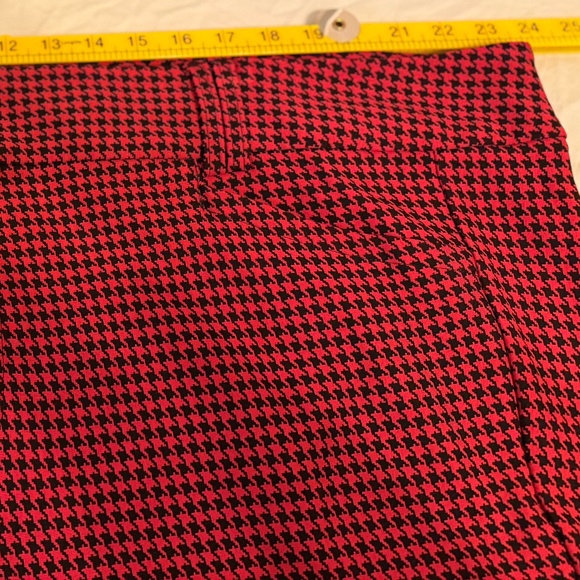 Studio by Torrid Red & Black Houndstooth Trouser A-Line Flare Pants – 28R - Picture 3 of 9